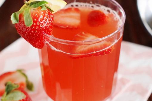 طريقة عمل شاي الفراولة الطبيعي