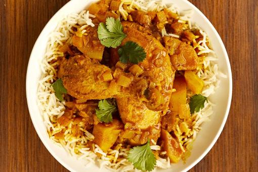 الرز بالكاري و الدجاج