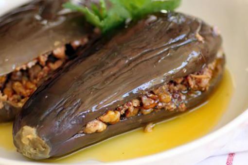 طريقة عمل المكدوس في المنزل