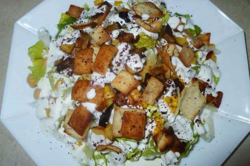 سلطة الفتة بالخضار