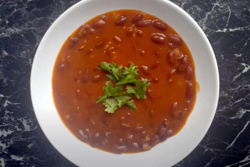 شوربة الفاصوليا الحمراء