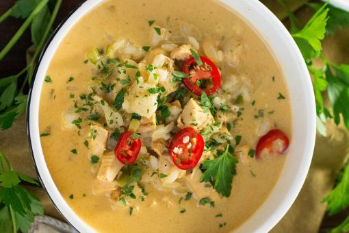 شوربة الدجاج التايلاندية