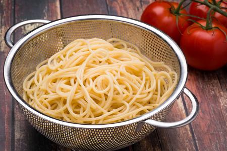 منع إلتصاق المكرونة عند الطبخ