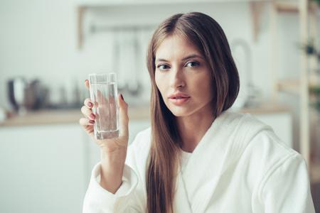 أهم العلامات التي تشير إلى حاجة الجسم إلى الماء