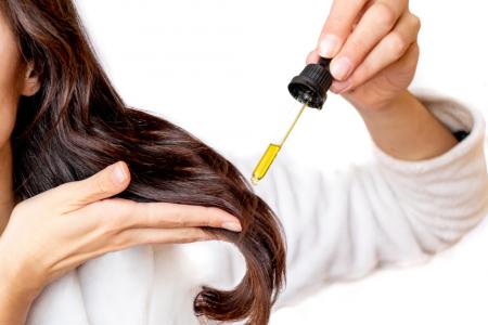 فوائد زيت الجوجوبا للشعر