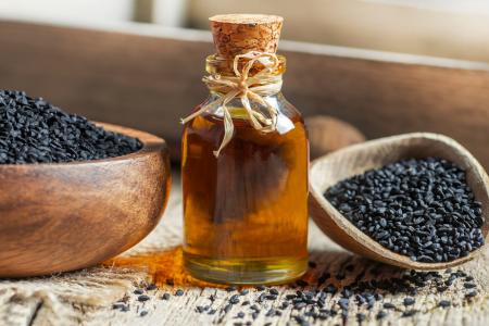 فوائد زيت حبة البركة للشعر