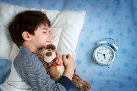 أهم فوائد النوم المبكر للأطفال