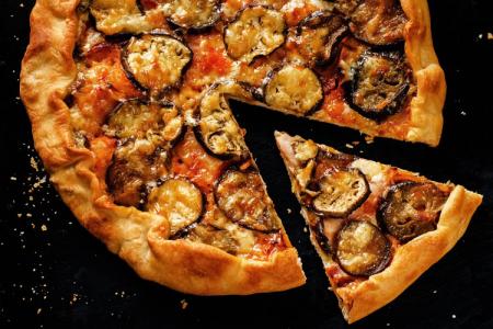 طريقة عمل بيتزا الباذنجان