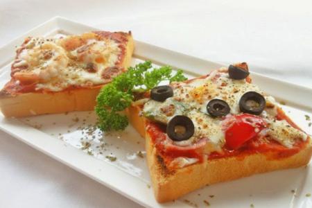 طريقة عمل بيتزا التوست