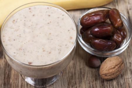 عصير التمر بالحليب