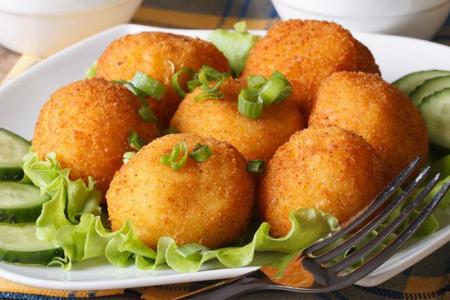 كرات البطاطا بالبشاميل