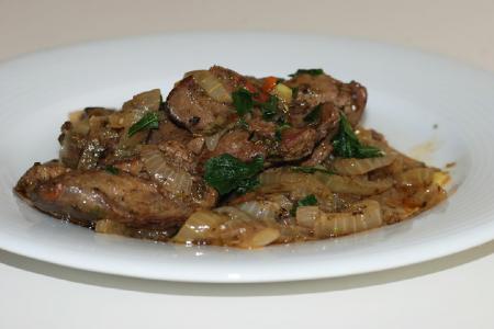 كبدة الدجاج مع البصل