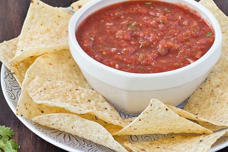 تغميسة الطماطم الحارة على الطريقة المكسيكية