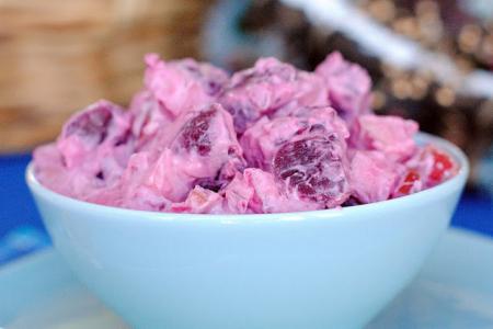 سلطة البنجر بالكريمة الحامضة