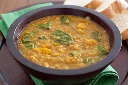 شوربة القرع والعدس البني