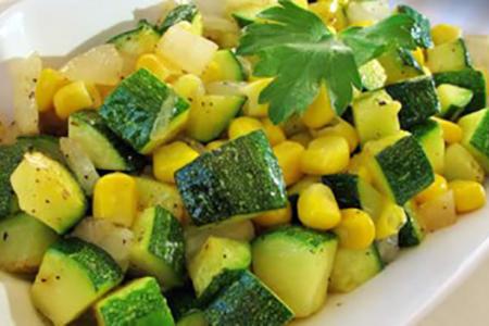 الكوسة المقلية بالذرة