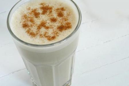 مشروب القرفة باللبن