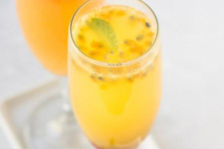 طريقة عمل عصير فاكهة الآلام والبرتقال