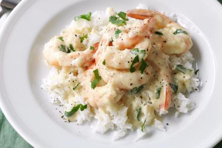 سلطة الأرز بالكريمة والجمبري