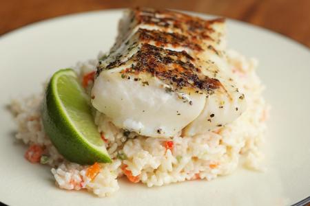 أرز أبيض خاص بالسمك