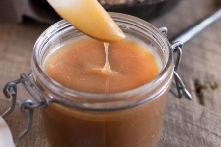 كومبوت التفاح بالكراميل