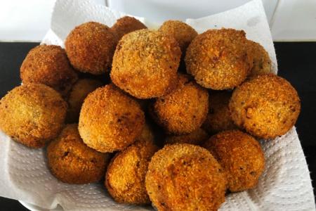 طريقة عمل كرات التونة