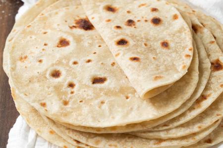 خبز التورتيلا بطريقة سهلة وبسيطة