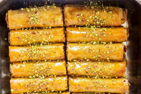 أصابع بقلاوة بالمكسرات