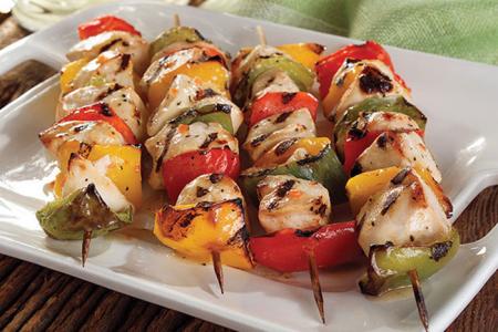 شيش كباب الدجاج بالخضار