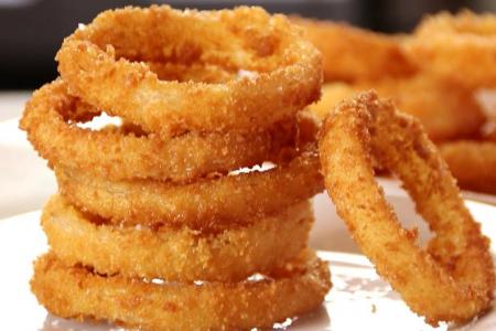 حلقات البصل المقلي