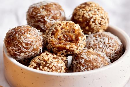 طريقة عمل تمر بالطحينة