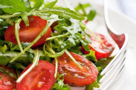 سلطة الجرجير