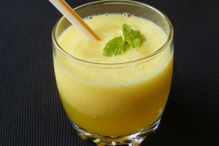 عصير البطيخ الأصفر