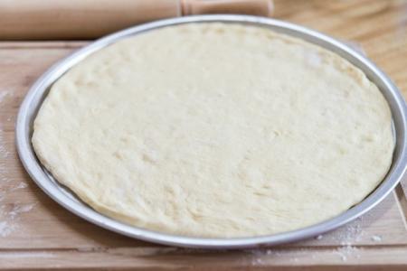 طريقة عمل عجينة بيتزا هت الأصلية