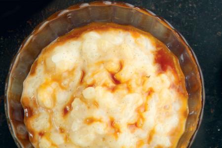 محلى الأرز بالكراميل للأطفال